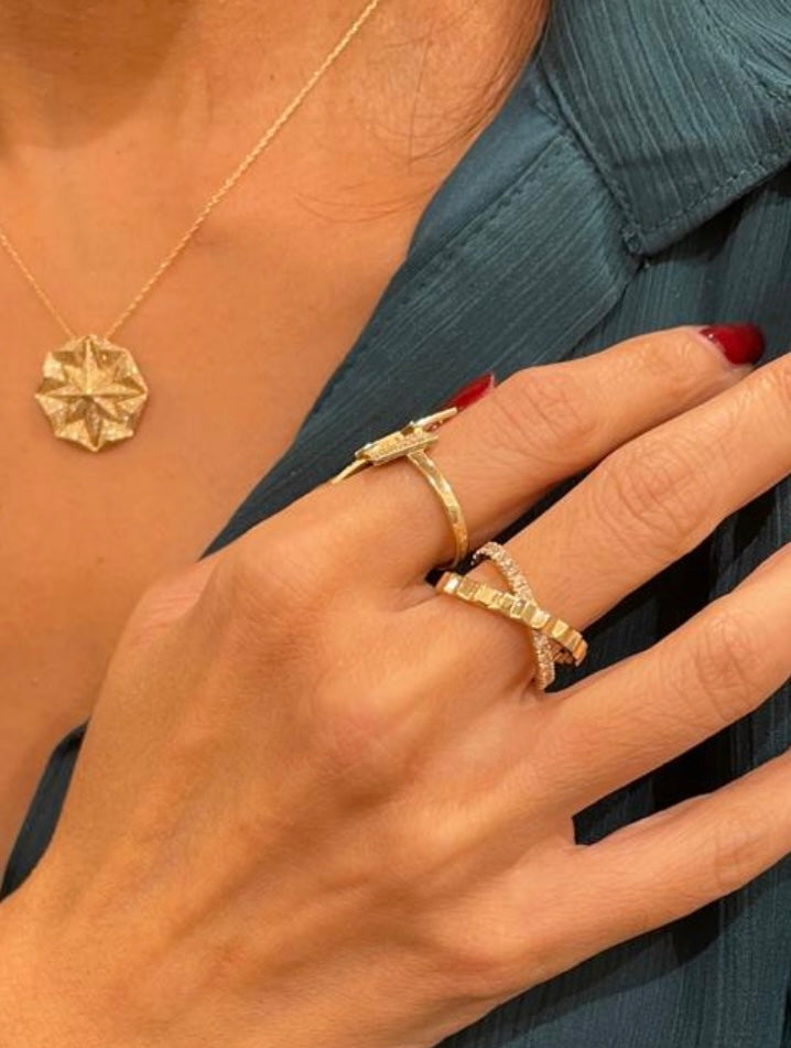 CRISS CROSS DIAMOND FAN RING